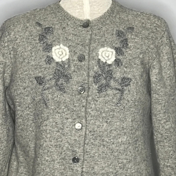 Canda for C&A Embroidered Wool & Angora Cardigan in Gray - Size Large - Picture 2 of 7